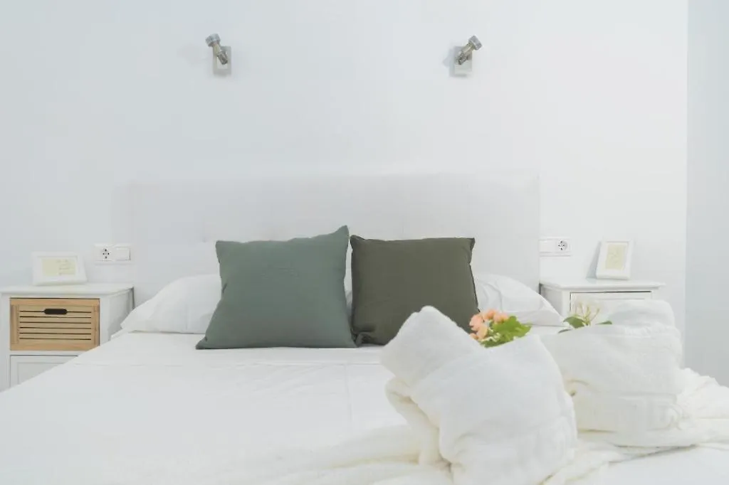 Beautiful Coastal 3-Bedroom - 1 Minute Away From Fuengirola Beach Spain