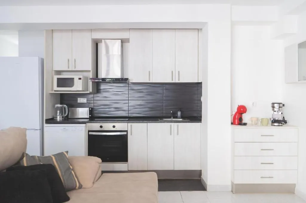 Apartment Beautiful Coastal 3-Bedroom - 1 Minute Away From Fuengirola Beach
